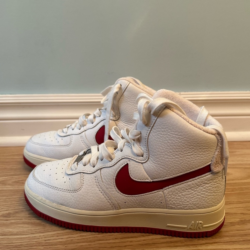 Nike - White & Red Air Force 1 High Sneakers